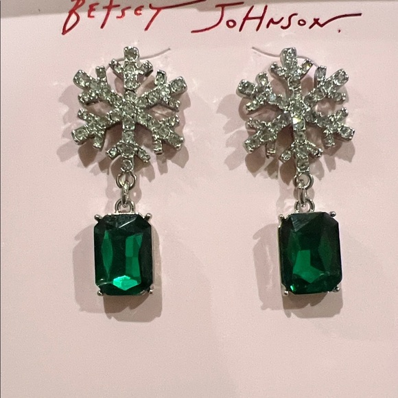 Betsey Johnson | Crystal Snowflake Earrings w/ Emerald Green Gem - Picture 3 of 7